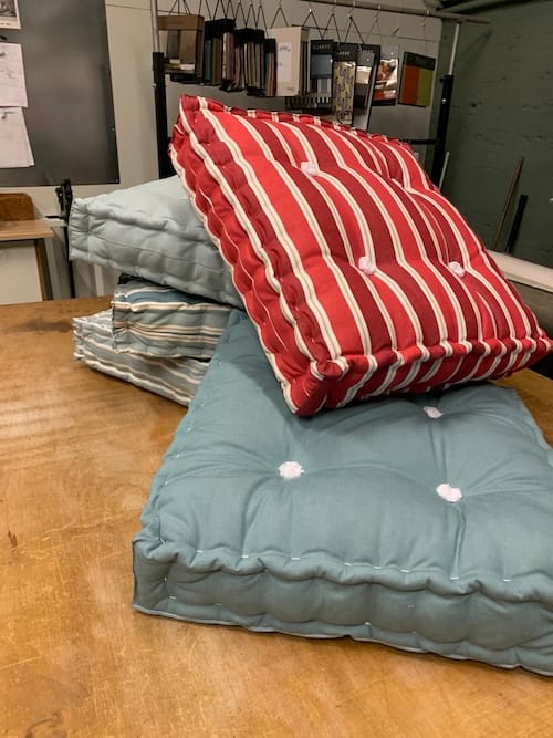 Finition de la confection du matelas